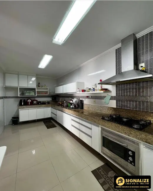 Casa com 5 quartos à venda, 280m2 em Portinho, Cabo Frio - RJ - imagem 5 Foto 5 de Casa com 5 quartos à venda, 280m2 em Portinho, Cabo Frio - RJ