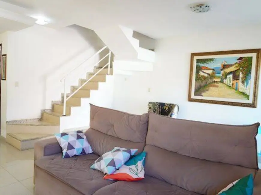 Casa com 3 quartos à venda, 225m2 em Cabo Frio - RJ - imagem 4 Foto 4 de Casa com 3 quartos à venda, 225m2 em Cabo Frio - RJ