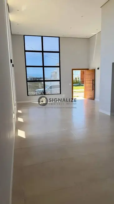 Foto 2 de Casa com 3 quartos à venda, 220m2 em Ogiva, Cabo Frio - RJ