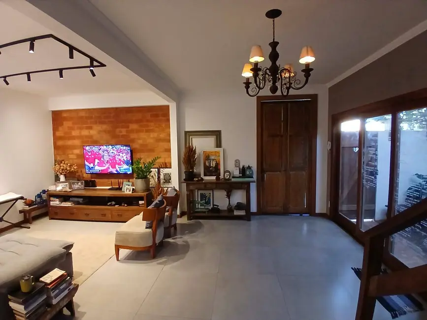 Foto 5 de Casa de Condomínio com 3 quartos à venda, 130m2 em Parque Burle, Cabo Frio - RJ