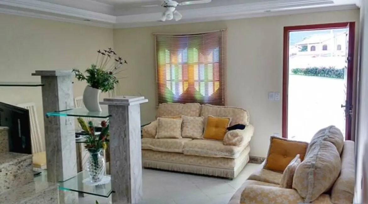 Foto 5 de Casa de Condomínio com 3 quartos à venda, 130m2 em Peró, Cabo Frio - RJ