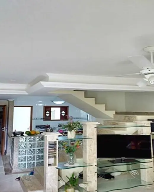 Foto 3 de Casa de Condomínio com 3 quartos à venda, 130m2 em Peró, Cabo Frio - RJ