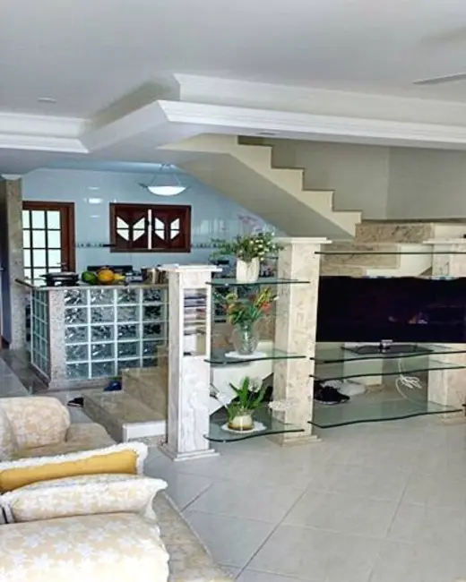 Foto 2 de Casa de Condomínio com 3 quartos à venda, 130m2 em Peró, Cabo Frio - RJ