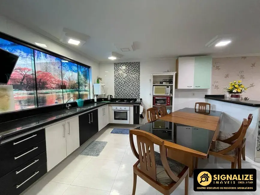 Foto 7 de Casa com 5 quartos à venda em Parque Burle, Cabo Frio - RJ