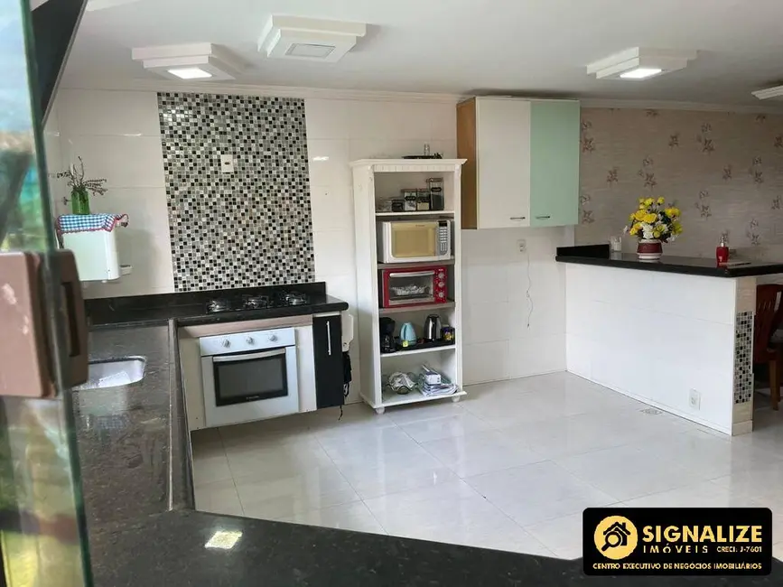 Foto 8 de Casa com 5 quartos à venda em Parque Burle, Cabo Frio - RJ