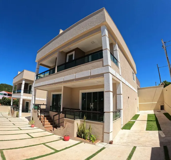 Foto 1 de Casa com 2 quartos à venda, 70m2 em Peró, Cabo Frio - RJ