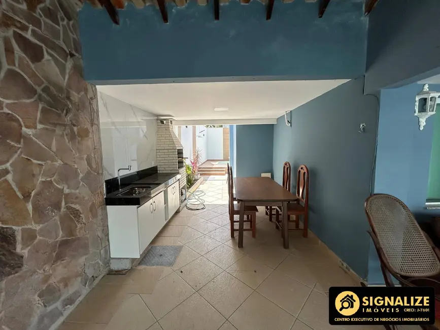 Casa com 4 quartos à venda, 250m2 em Centro, Cabo Frio - RJ - imagem 5 Foto 5 de Casa com 4 quartos à venda, 250m2 em Centro, Cabo Frio - RJ
