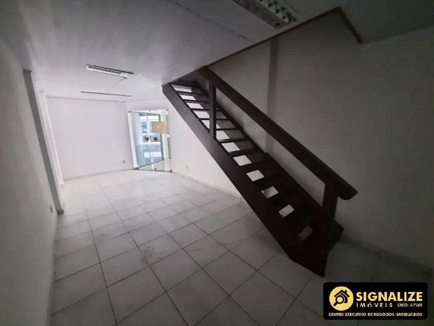 Loja para alugar, 26m2 em Centro, Cabo Frio - RJ - imagem 3 Foto 3 de Loja para alugar, 26m2 em Centro, Cabo Frio - RJ