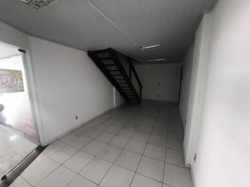 Loja para alugar, 26m2 em Centro, Cabo Frio - RJ - imagem 2 Foto 2 de Loja para alugar, 26m2 em Centro, Cabo Frio - RJ