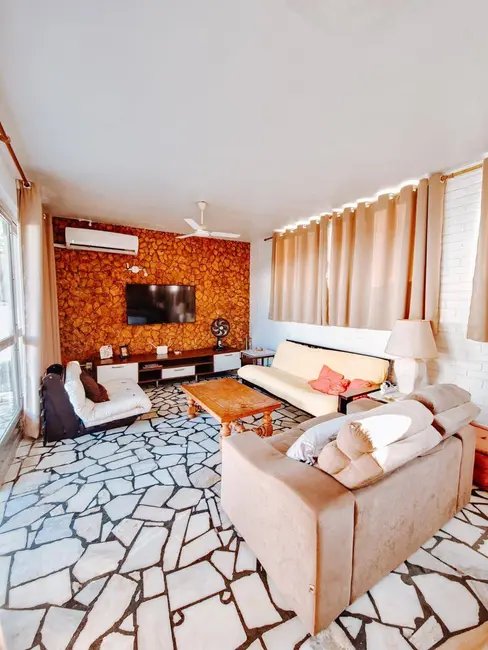 Foto 3 de Casa com 3 quartos à venda, 450m2 em Portinho, Cabo Frio - RJ