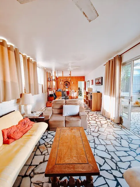 Foto 1 de Casa com 3 quartos à venda, 450m2 em Portinho, Cabo Frio, RJ