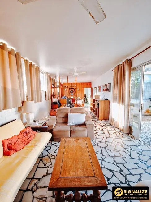 Foto 1 de Casa com 3 quartos à venda, 450m2 em Portinho, Cabo Frio - RJ