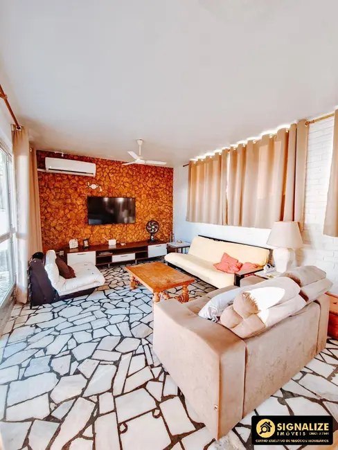 Casa com 3 quartos à venda, 450m2 em Portinho, Cabo Frio - RJ - imagem 3 Foto 3 de Casa com 3 quartos à venda, 450m2 em Portinho, Cabo Frio - RJ