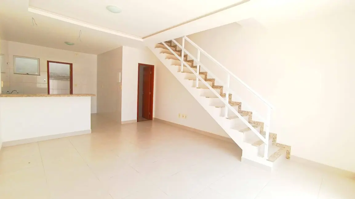 Foto 4 de Casa com 2 quartos à venda, 87m2 em Peró, Cabo Frio - RJ