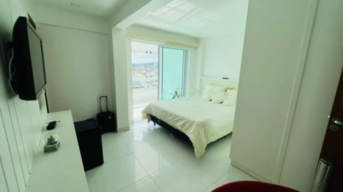 Cobertura com 3 quartos à venda em Jardim Flamboyant, Cabo Frio - RJ - imagem 9 Foto 9 de Cobertura com 3 quartos à venda em Jardim Flamboyant, Cabo Frio - RJ