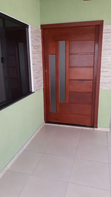 Foto 2 de Casa com 4 quartos à venda, 225m2 em Cabo Frio - RJ