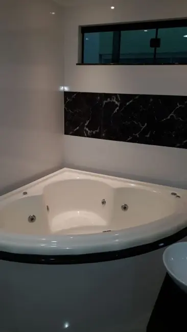 Foto 9 de Casa com 4 quartos à venda, 225m2 em Cabo Frio - RJ