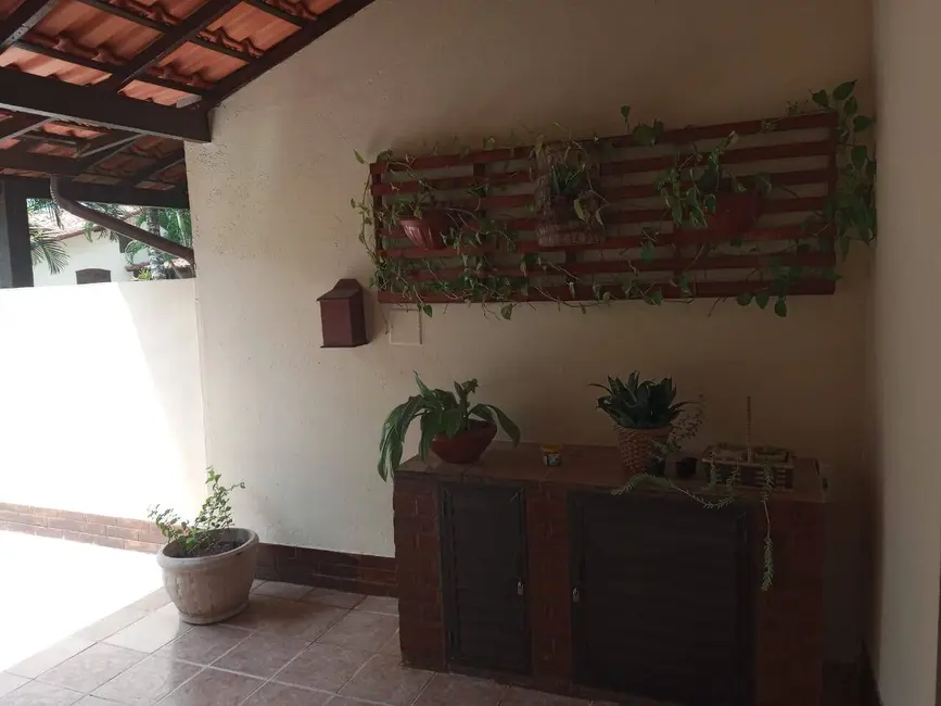 Foto 3 de Casa de Condomínio com 2 quartos à venda, 100m2 em Braga, Cabo Frio - RJ