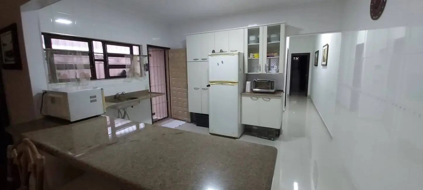 Casa com 2 quartos à venda, 249m2 em Praia Grande - SP - imagem 4 Foto 4 de Casa com 2 quartos à venda, 249m2 em Praia Grande - SP