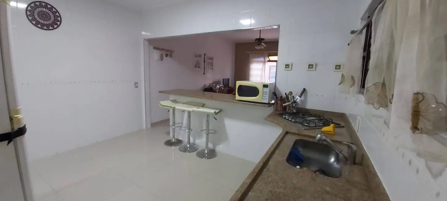 Casa com 2 quartos à venda, 249m2 em Praia Grande - SP - imagem 3 Foto 3 de Casa com 2 quartos à venda, 249m2 em Praia Grande - SP