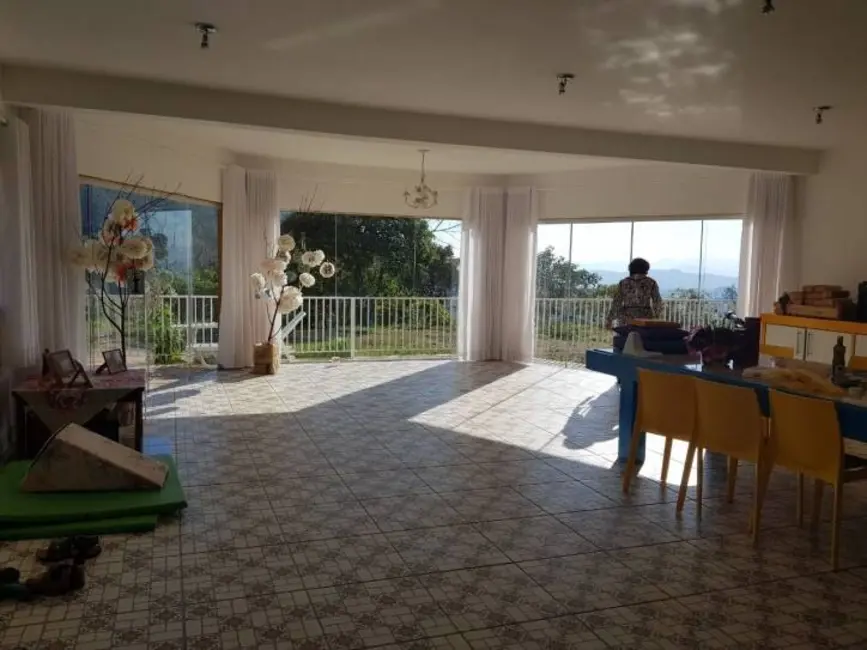 Chácara com 7 quartos à venda, 30000m2 em Centro, Sao Lourenco - MG - imagem 3 Foto 3 de Chácara com 7 quartos à venda, 30000m2 em Centro, Sao Lourenco - MG