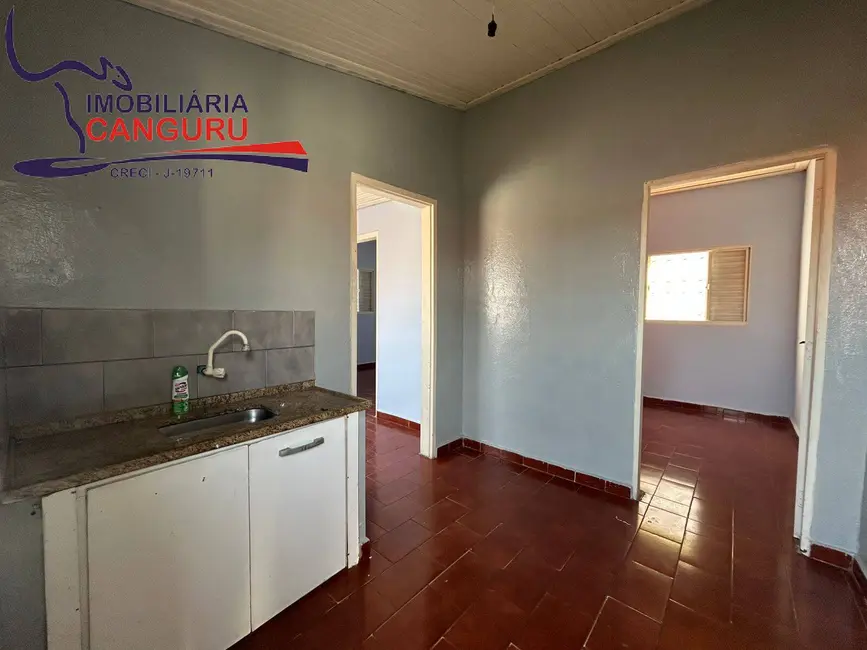 Foto 6 de Casa com 2 quartos para alugar em Piraju - SP