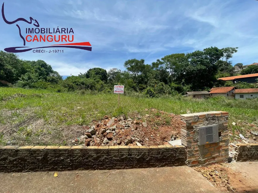 Foto 3 de Terreno / Lote à venda, 305m2 em Piraju - SP