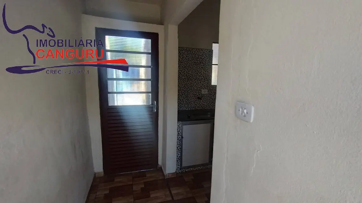 Foto 8 de Casa com 2 quartos para alugar em Piraju - SP