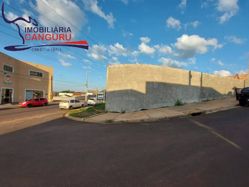 Foto 5 de Terreno / Lote à venda, 338m2 em Piraju - SP