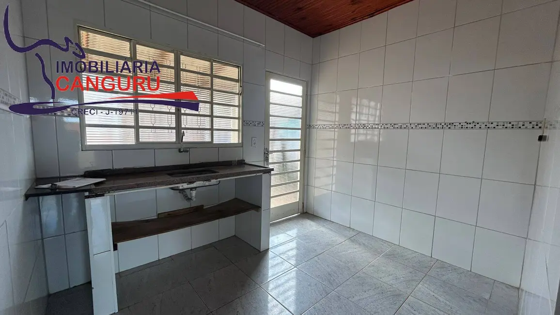 Foto 9 de Casa com 2 quartos para alugar em Piraju - SP