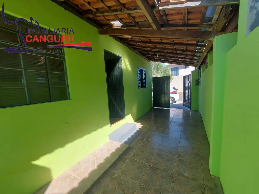 Foto 3 de Casa com 2 quartos para alugar em Piraju - SP