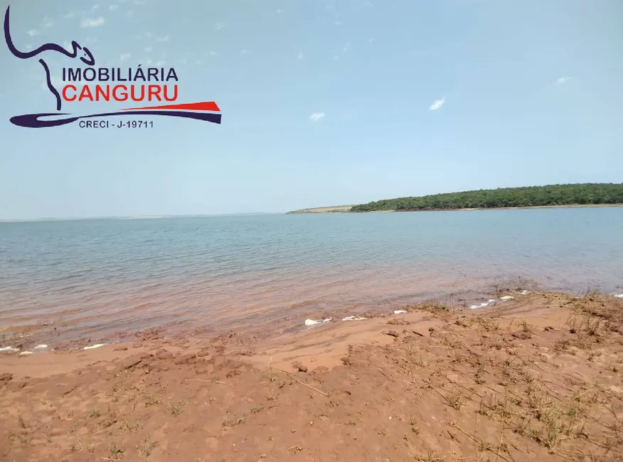 Chácara à venda, 1000m2 em Cerqueira Cesar - SP - imagem 3 Foto 3 de Chácara à venda, 1000m2 em Cerqueira Cesar - SP