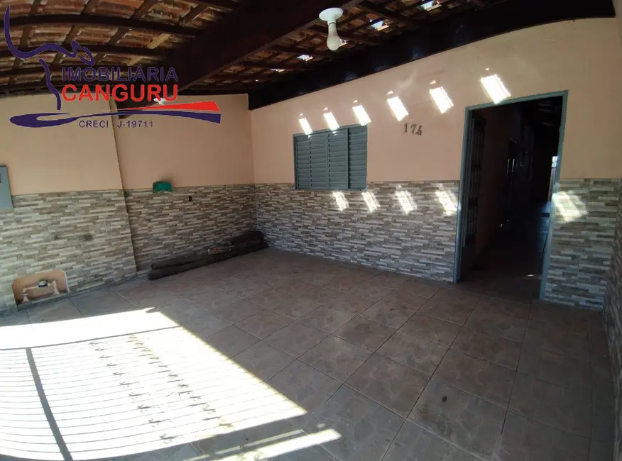 Foto 2 de Casa com 2 quartos à venda, 138m2 em Piraju - SP