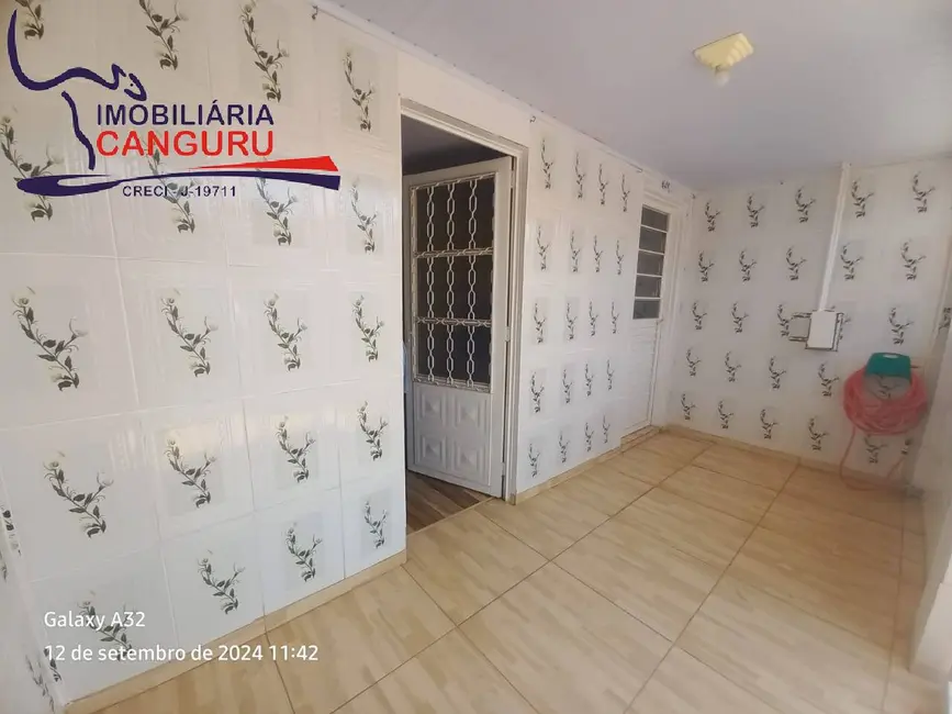 Foto 3 de Casa com 4 quartos à venda, 220m2 em Sarutaia - SP