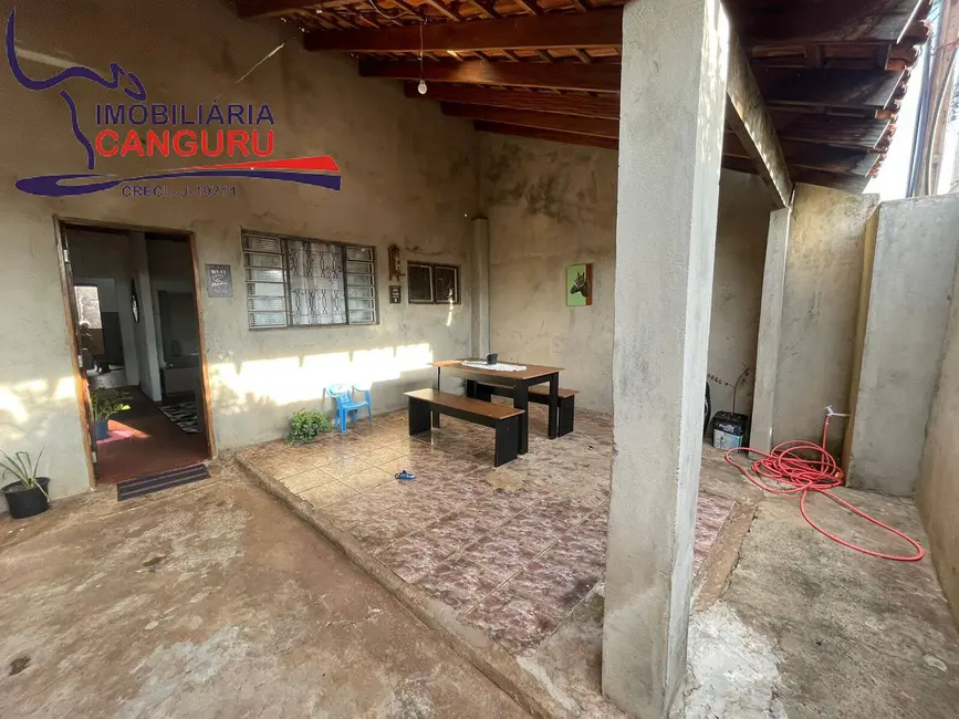 Foto 2 de Casa com 3 quartos à venda em Piraju - SP