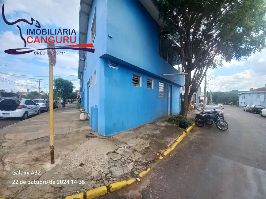 Foto 2 de Casa com 3 quartos para alugar em Piraju - SP