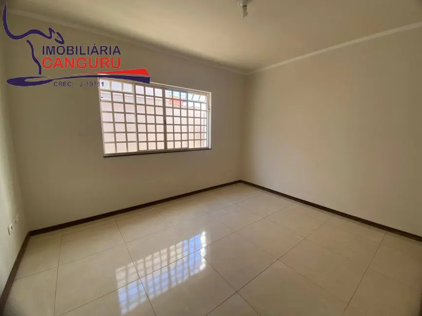 Foto 7 de Casa com 5 quartos à venda, 326m2 em Piraju - SP