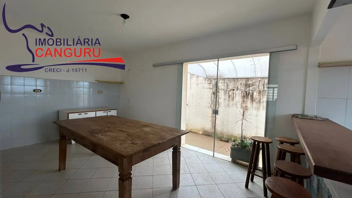 Foto 8 de Casa com 3 quartos à venda em Piraju - SP