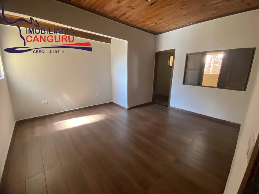 Foto 9 de Casa com 3 quartos para alugar em Piraju - SP