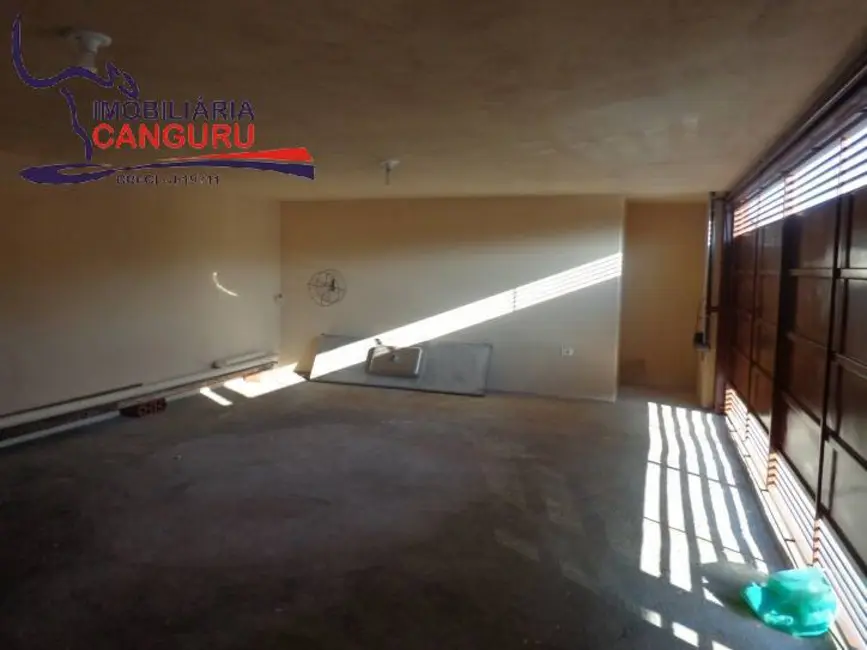 Foto 2 de Casa com 3 quartos à venda, 400m2 em Piraju - SP