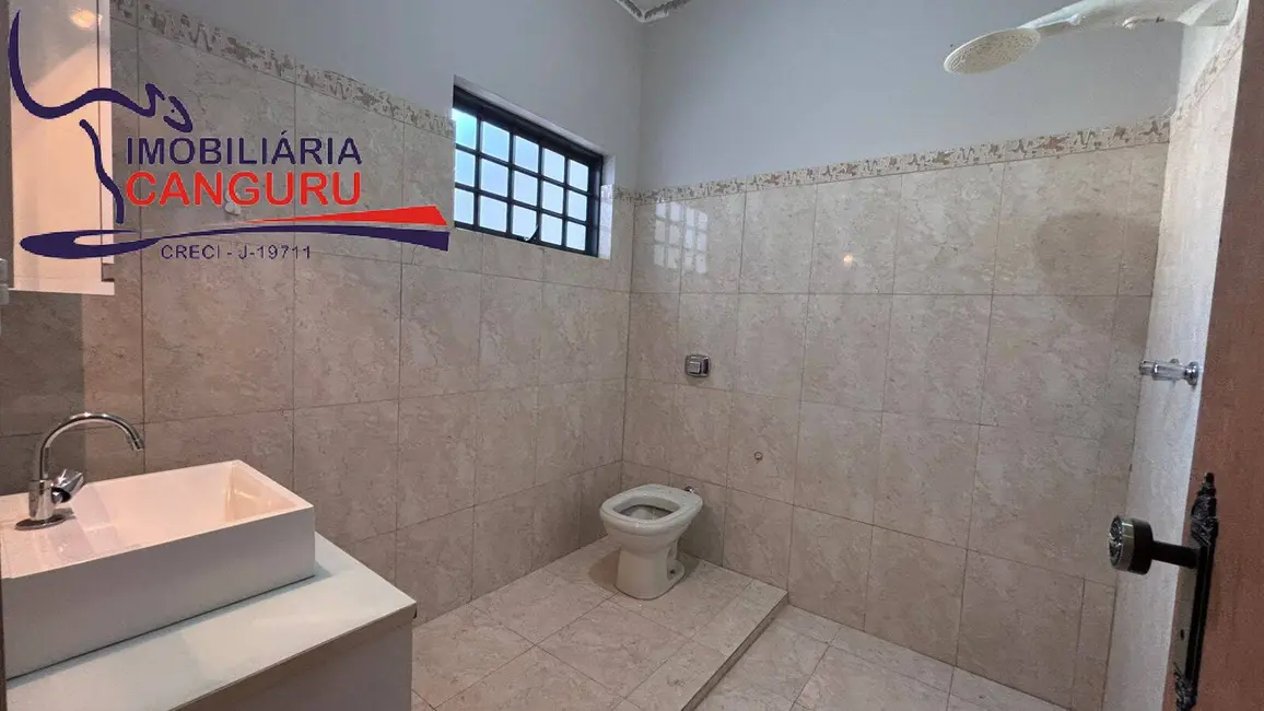 Foto 9 de Casa com 3 quartos para alugar em Piraju - SP