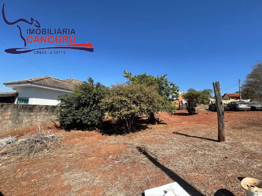 Foto 2 de Terreno / Lote à venda, 250m2 em Piraju - SP