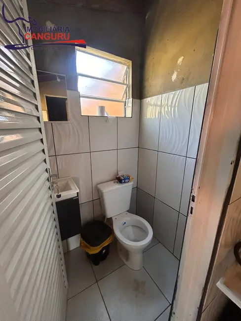 Casa com 2 quartos à venda, 360m2 em Centro, Manduri - SP - imagem 6 Foto 6 de Casa com 2 quartos à venda, 360m2 em Centro, Manduri - SP
