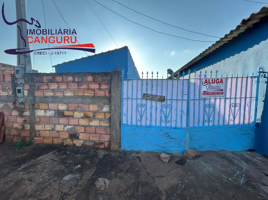 Foto 1 de Casa com 2 quartos para alugar em Centro, Sarutaia - SP