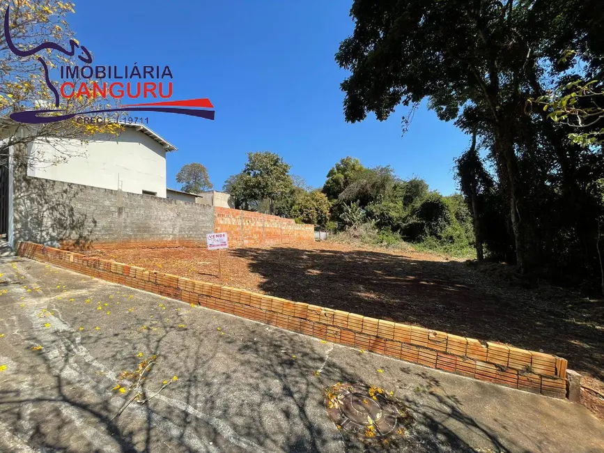 Foto 2 de Terreno / Lote à venda, 298m2 em Piraju - SP