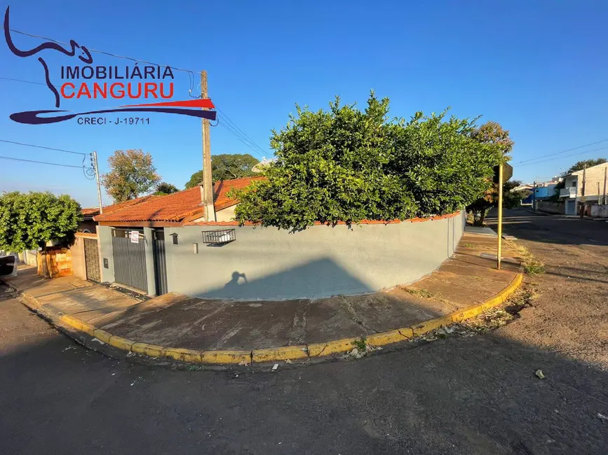 Foto 2 de Casa com 3 quartos à venda, 150m2 em Piraju - SP