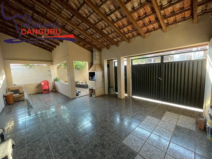 Foto 4 de Casa com 3 quartos à venda, 150m2 em Piraju - SP