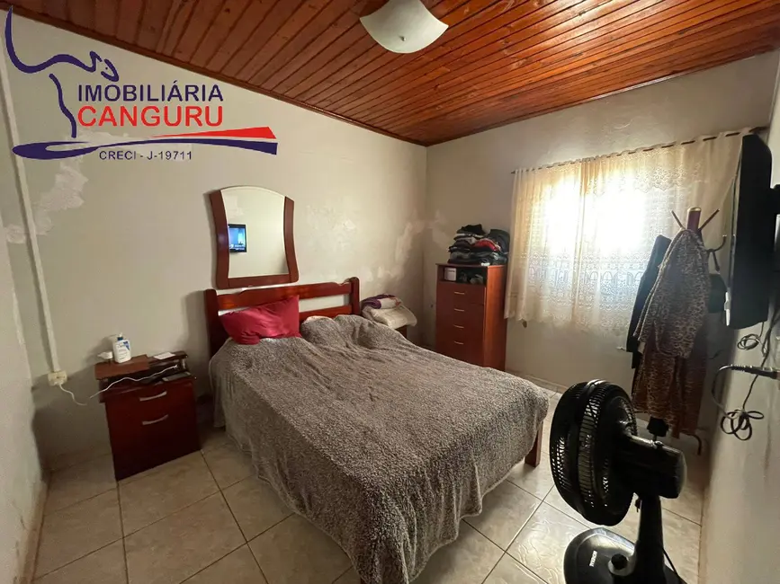 Foto 9 de Casa com 3 quartos à venda, 150m2 em Piraju - SP