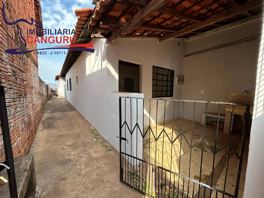 Foto 3 de Casa com 2 quartos para alugar em Piraju - SP