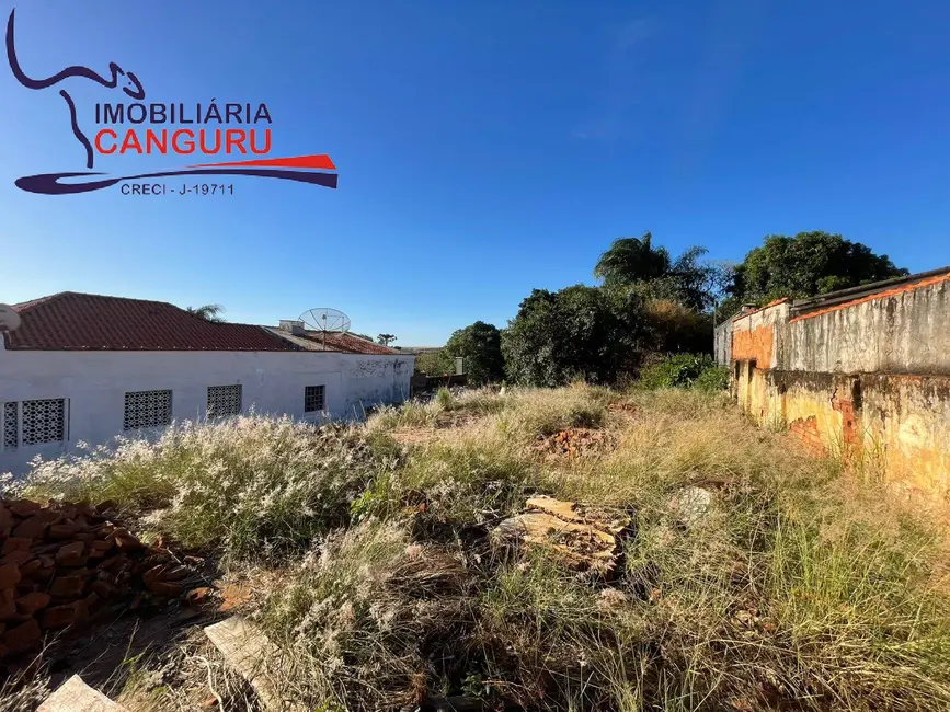 Foto 2 de Terreno / Lote à venda, 385m2 em Piraju - SP